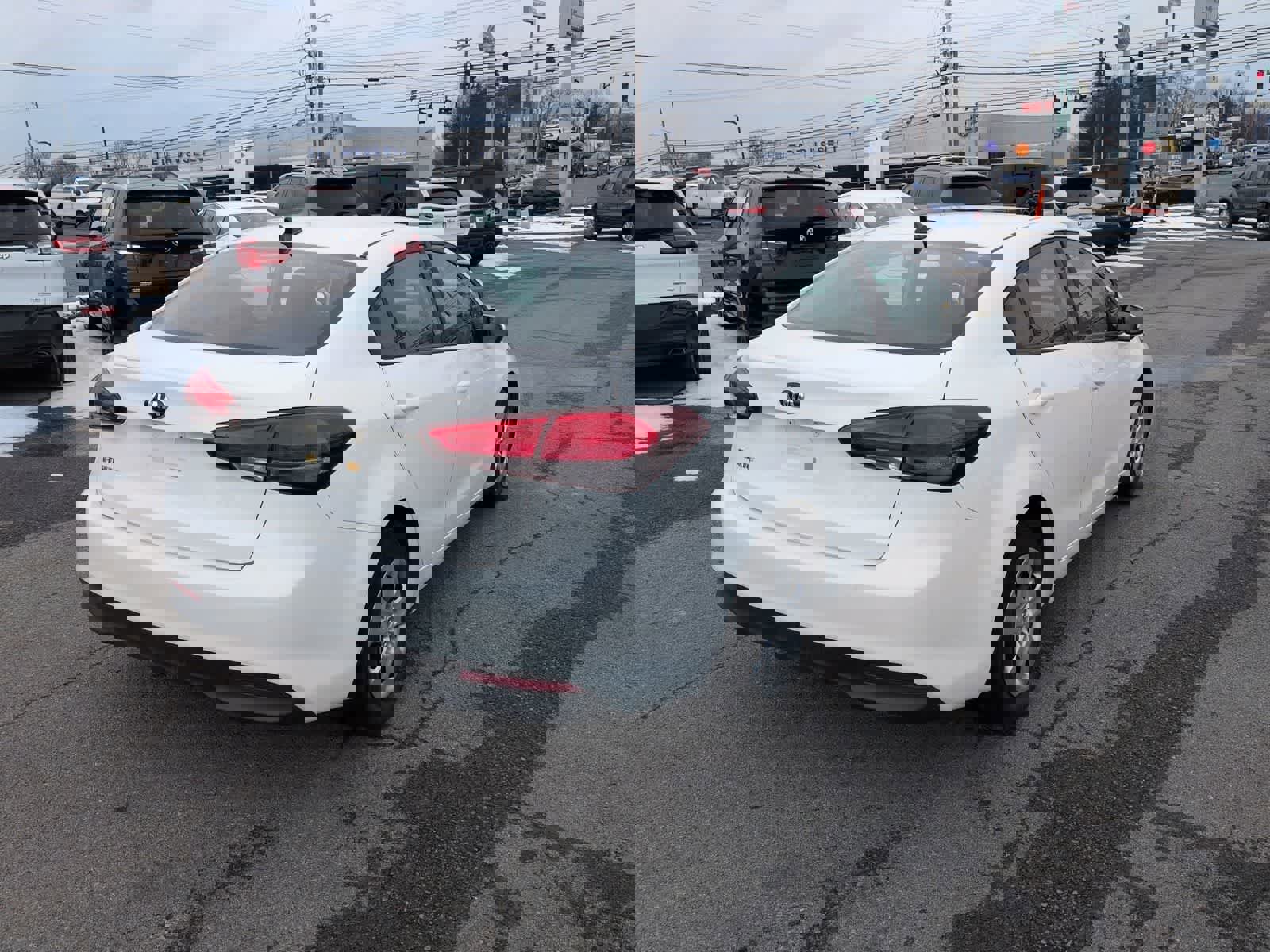 Used 2017 Kia Forte LX image 8