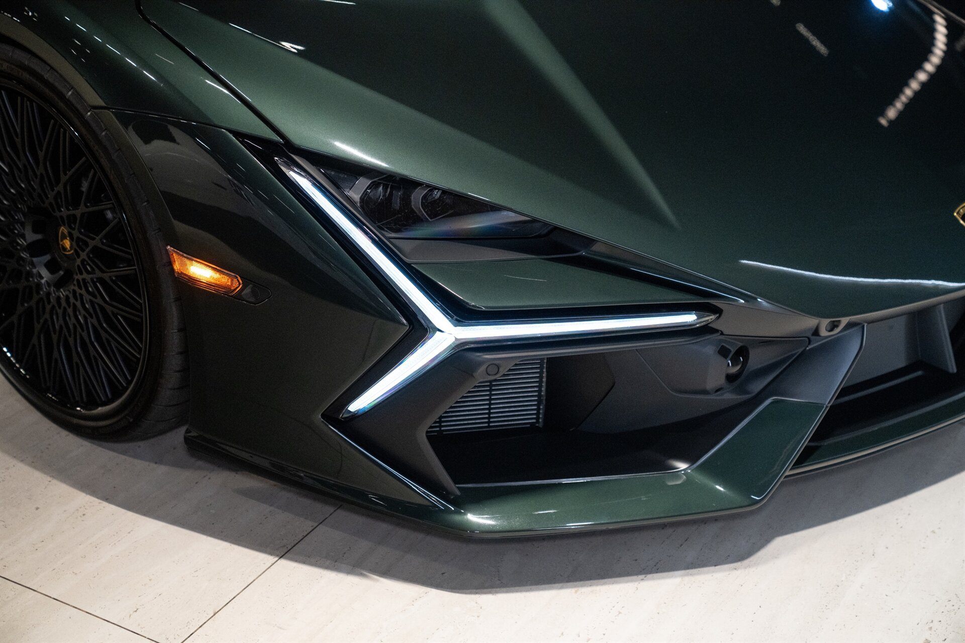 Used 2024 Lamborghini Revuelto AWD/4WD image 25
