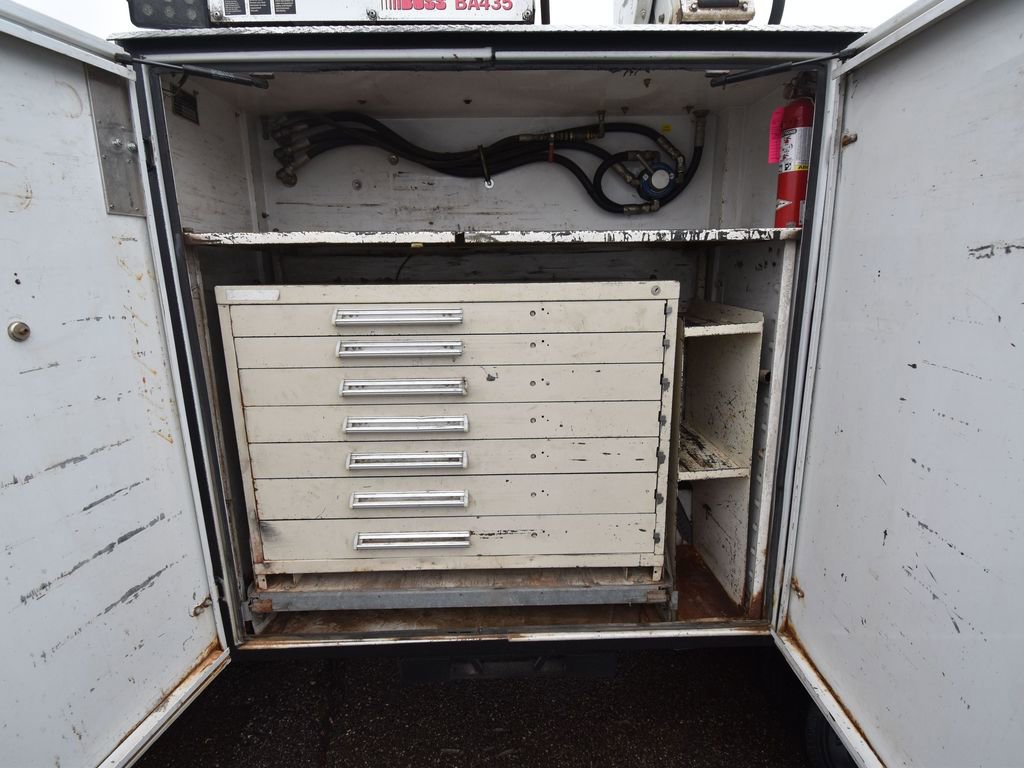 Used 2016 Ford F550 4x4 Regular Cab Super Duty image 38