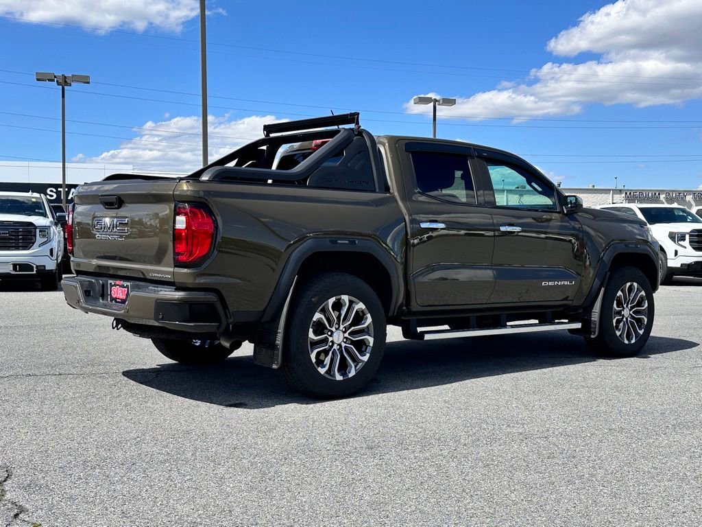 Used 2024 GMC Canyon Denali AWD/4WD image 10