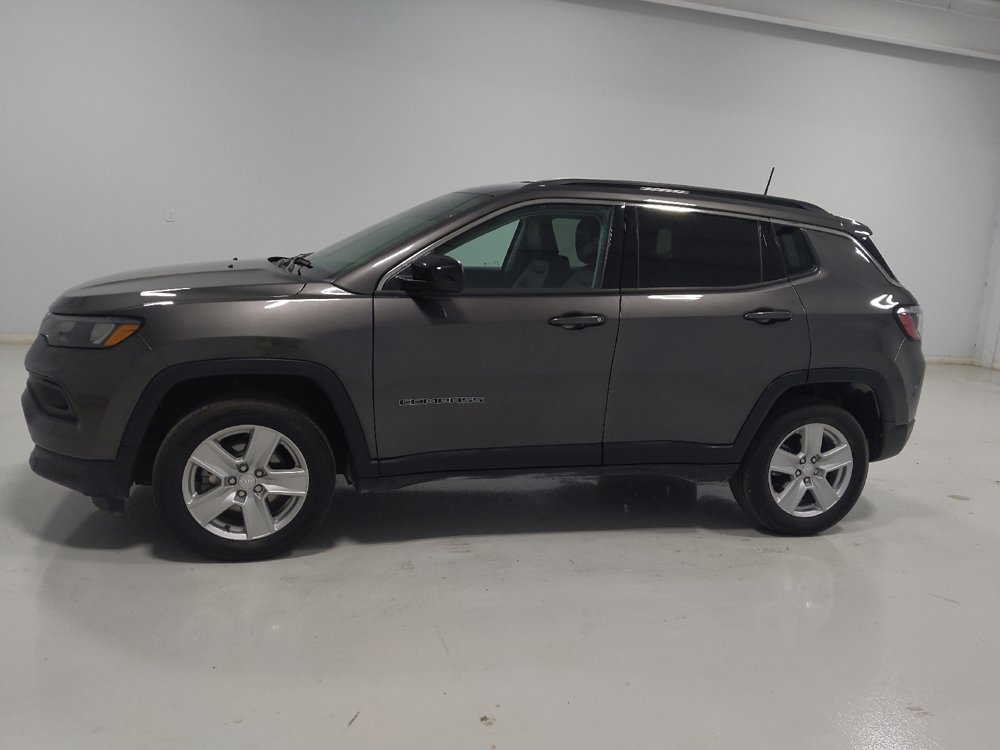 Used 2022 Jeep Compass Latitude w/ Convenience Group AWD/4WD image 2