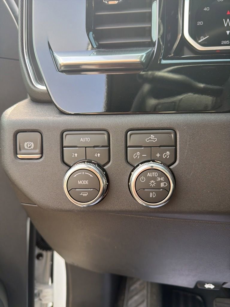 New 2026 GMC Sierra 1500 Elevation image 14