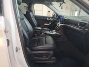 Used 2023 Ford Explorer XLT w/ Equipment Group 202A AWD/4WD image 7