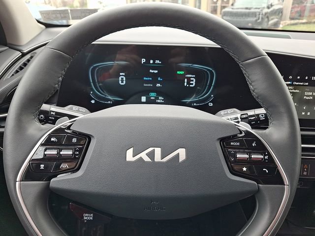 Certified 2025 Kia Niro EX w/ EX Cold Weather Package image 17