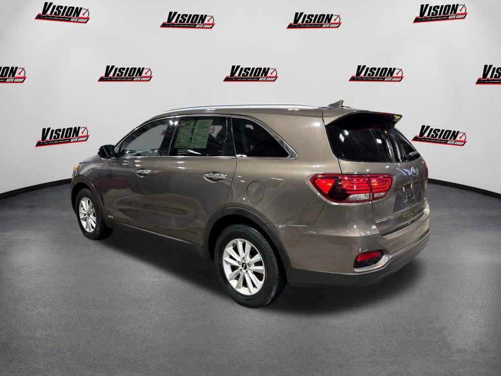 Used 2019 Kia Sorento LX w/ LX Convenience Package image 7