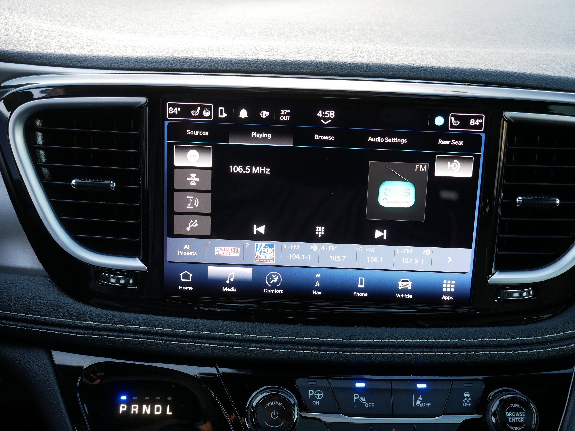 Used 2022 Chrysler Pacifica Limited w/ Uconnect Theater Family Group image 22