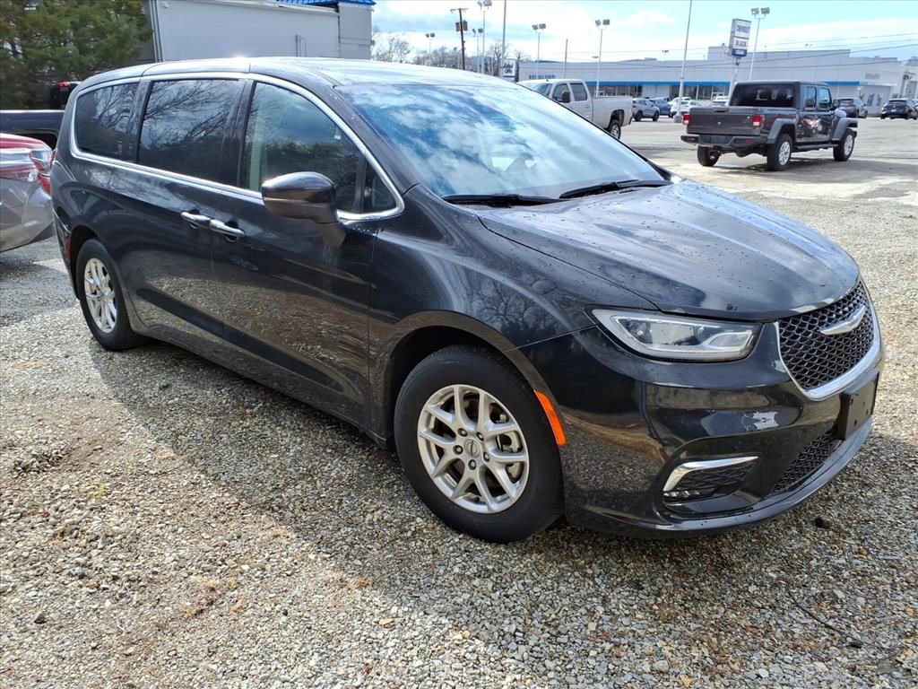 Used 2023 Chrysler Pacifica Touring-L