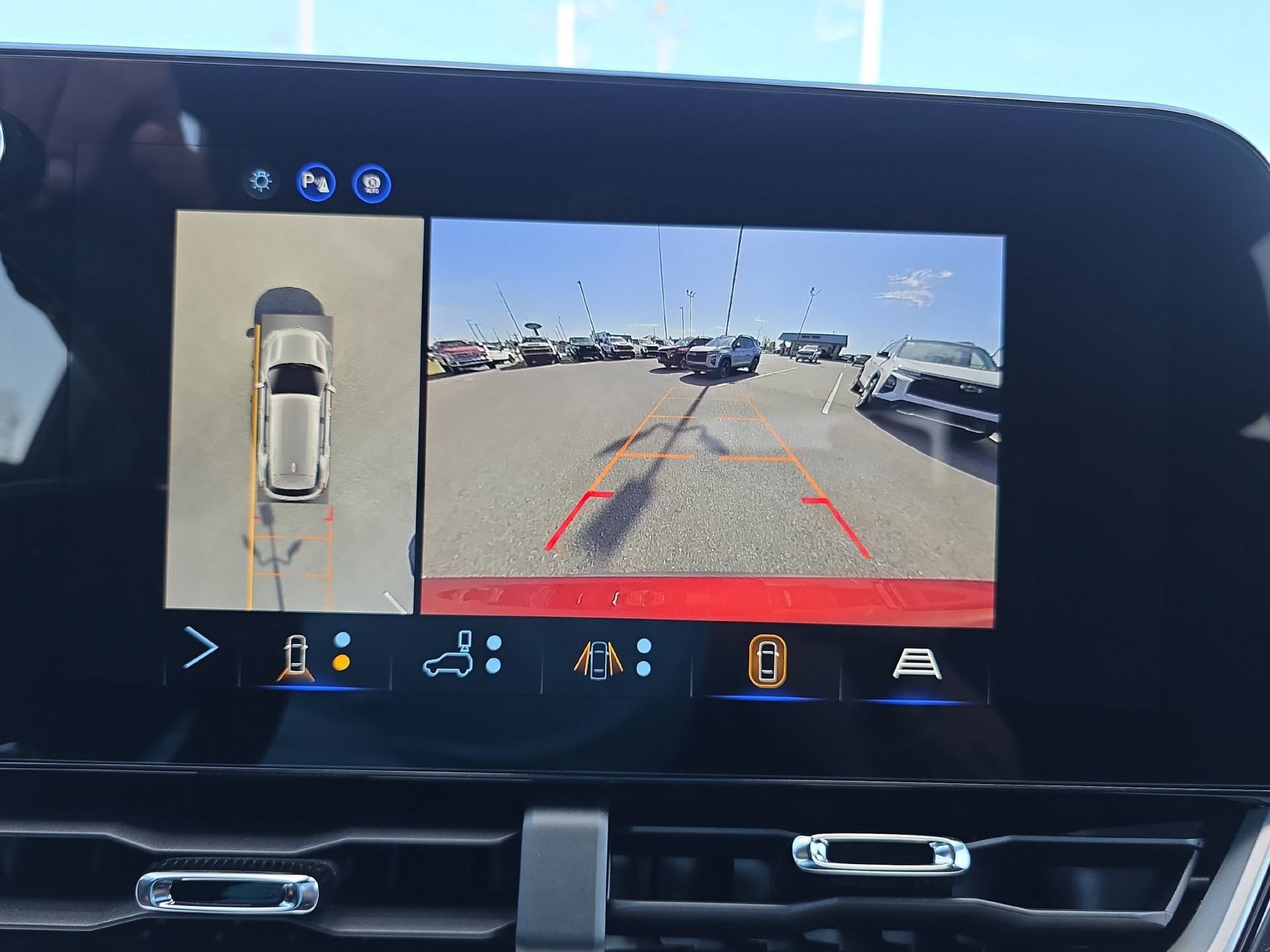 New 2027 Chevrolet Equinox LT w/ Safety and Technology Package FWD image 27