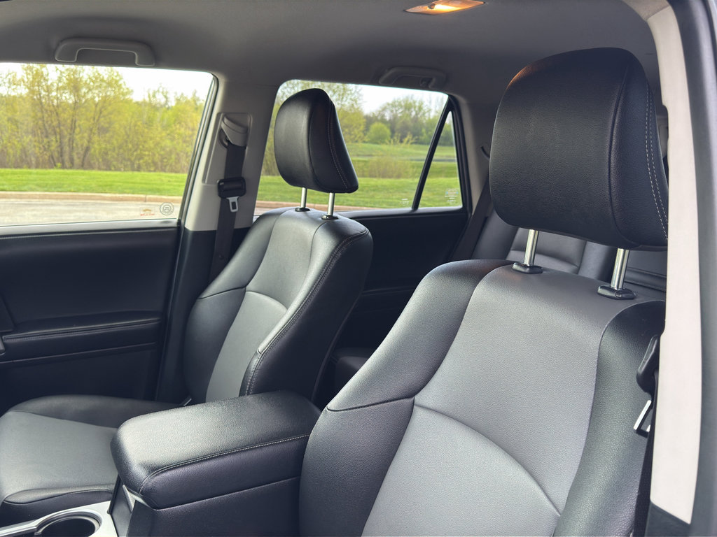 Used 2020 Toyota 4Runner SR5 Premium AWD/4WD image 18