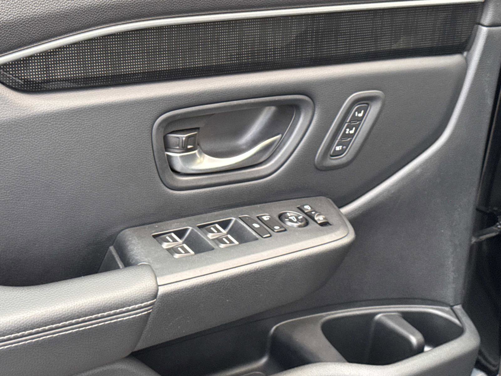 Used 2024 Honda Pilot Elite image 18