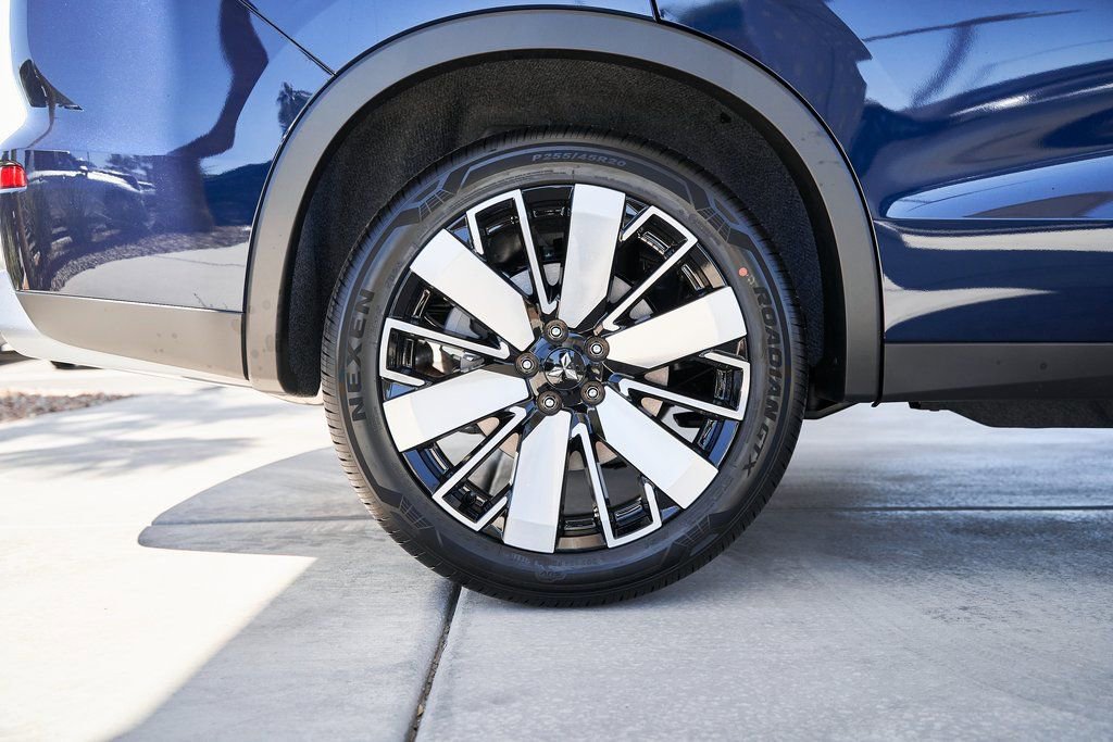 Used 2025 Mitsubishi Outlander SE FWD image 9