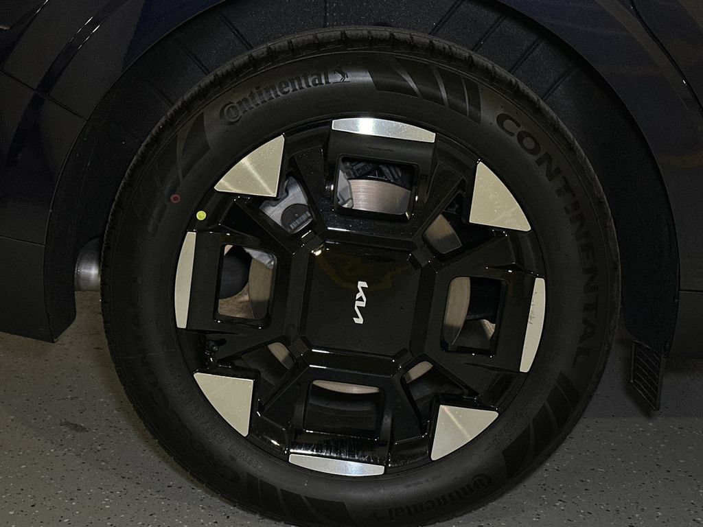 New 2026 Kia Carnival EX FWD image 8