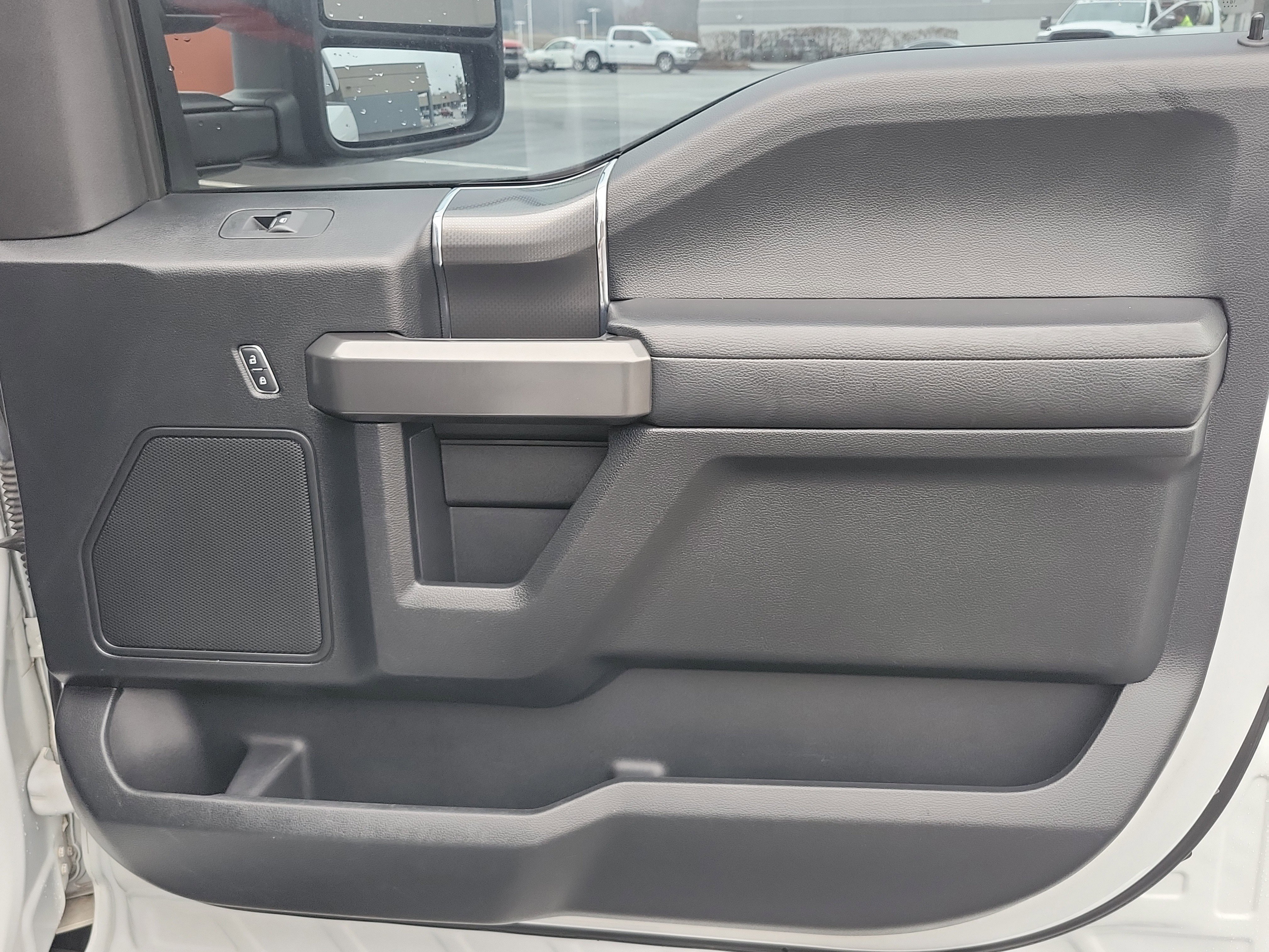 Used 2017 Ford F150 XLT w/ Equipment Group 302A Luxury image 28