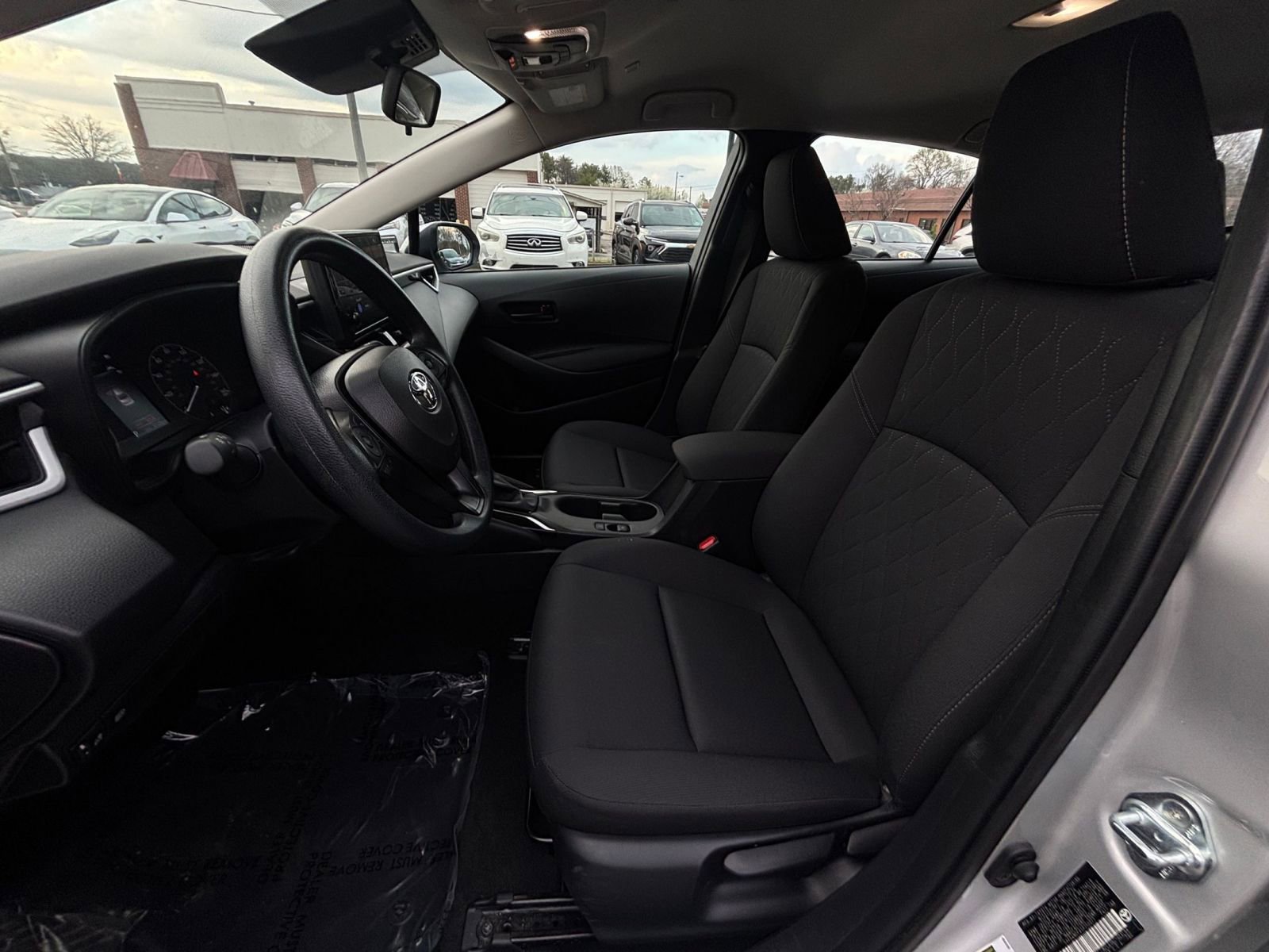 Used 2025 Toyota Corolla LE image 31