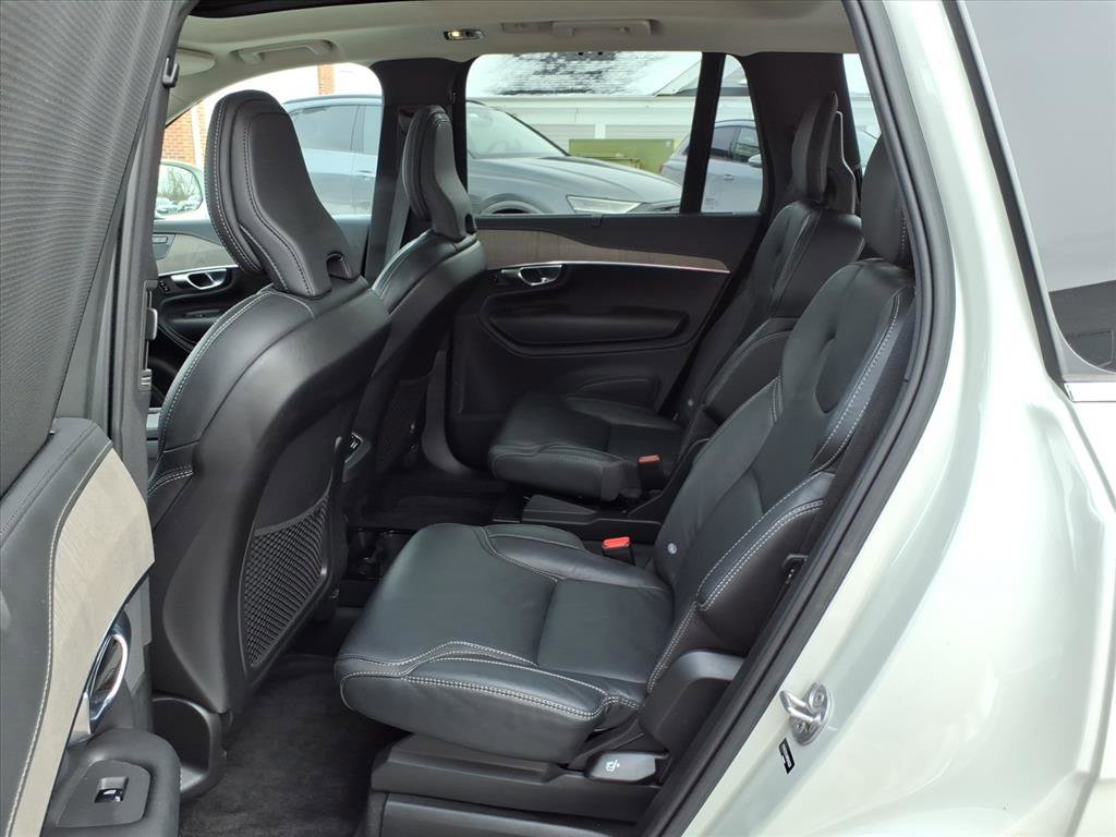 Used 2022 Volvo XC90 T6 Inscription w/ Climate Package image 12