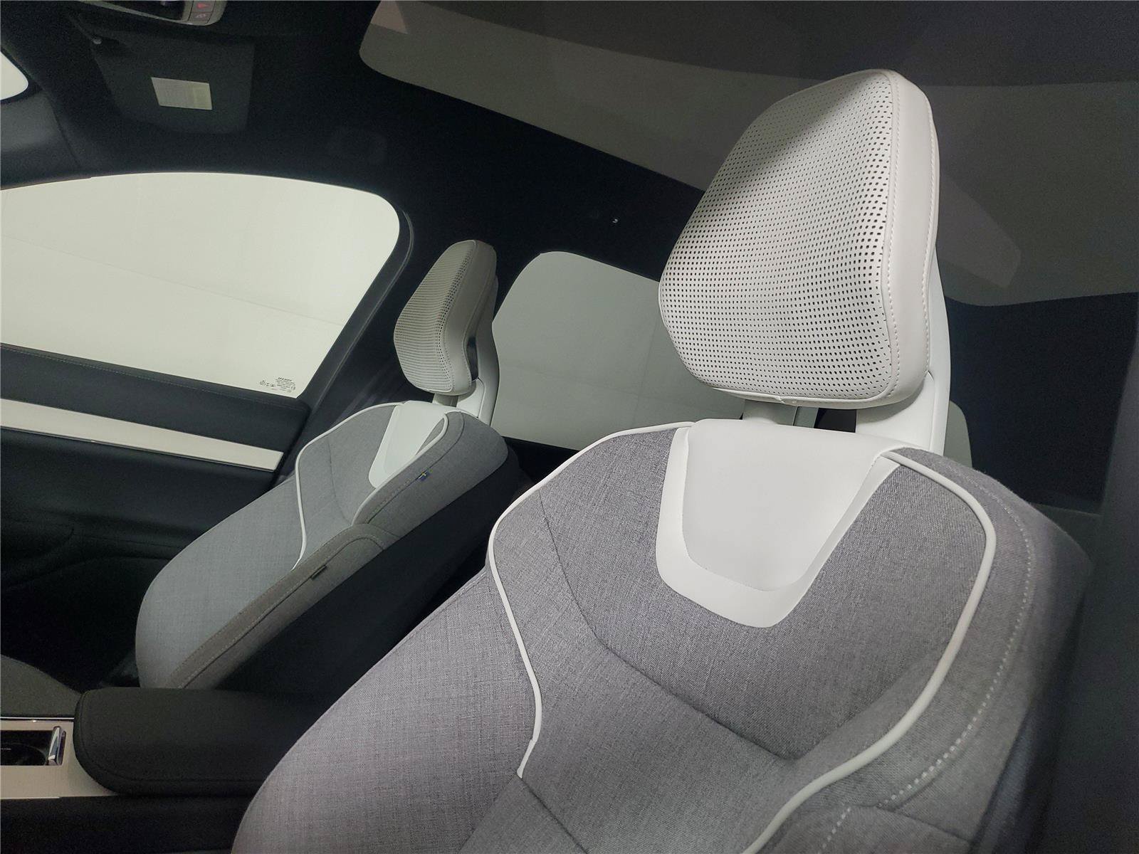 Certified 2025 Volvo EX90 Ultra AWD/4WD image 22