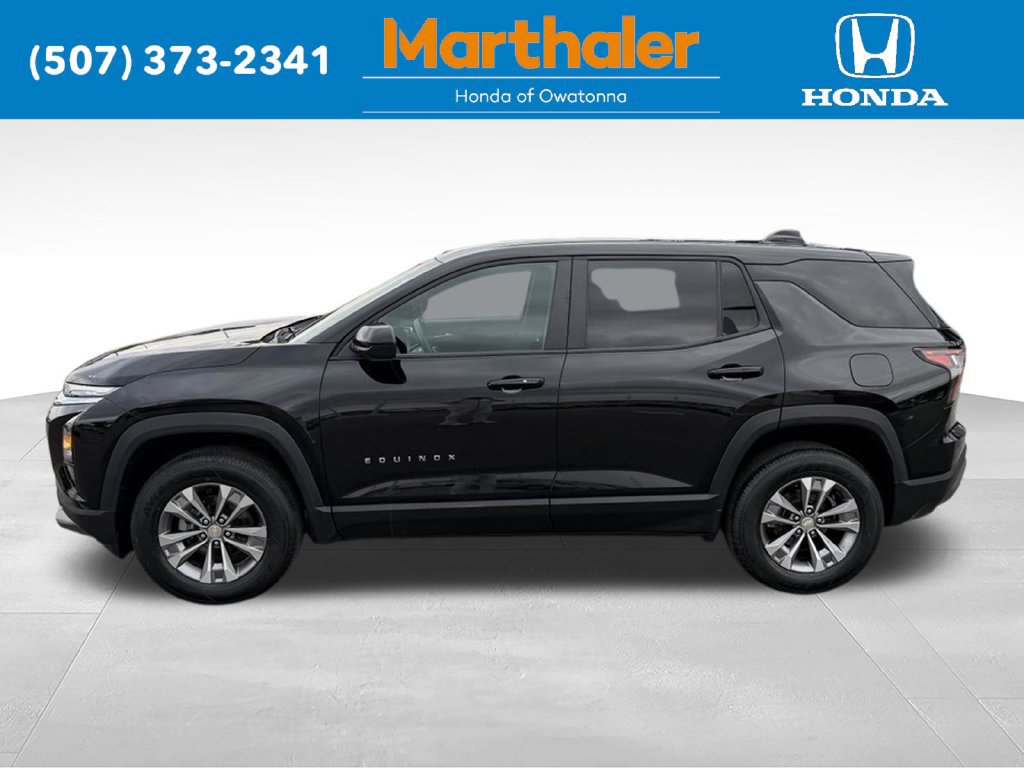 Used 2025 Chevrolet Equinox LT AWD/4WD image 2