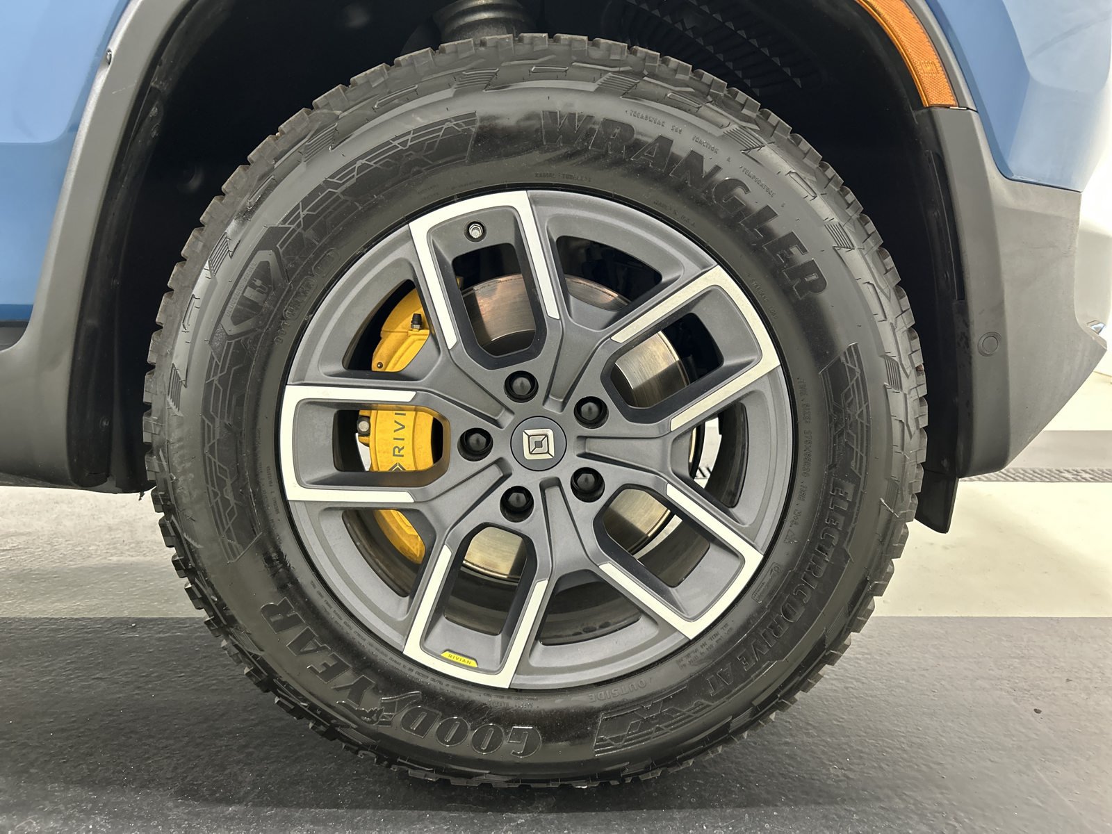 Used 2023 Rivian R1T Launch Edition AWD/4WD image 11