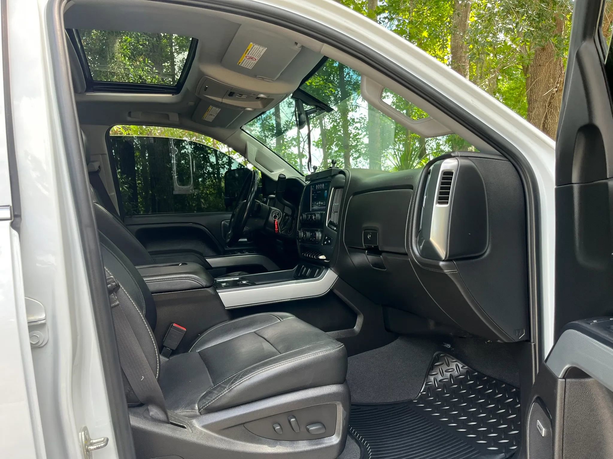 Used 2019 Chevrolet Silverado 2500 LTZ w/ Duramax Plus Package AWD/4WD image 18