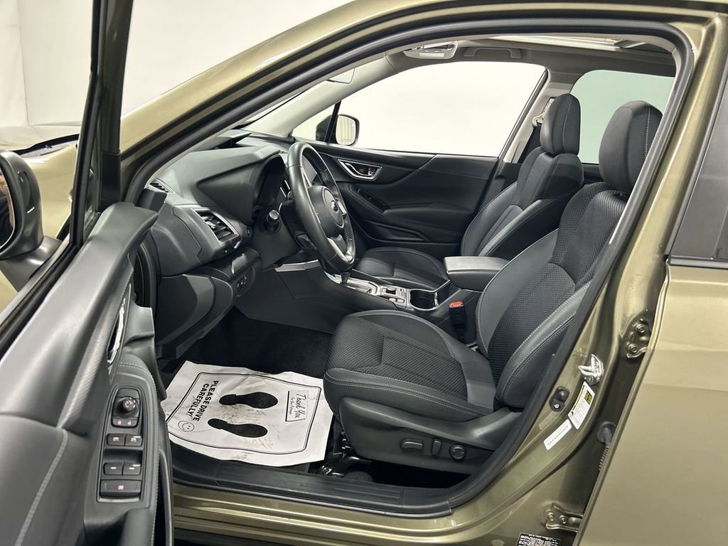 Used 2023 Subaru Forester Premium image 9