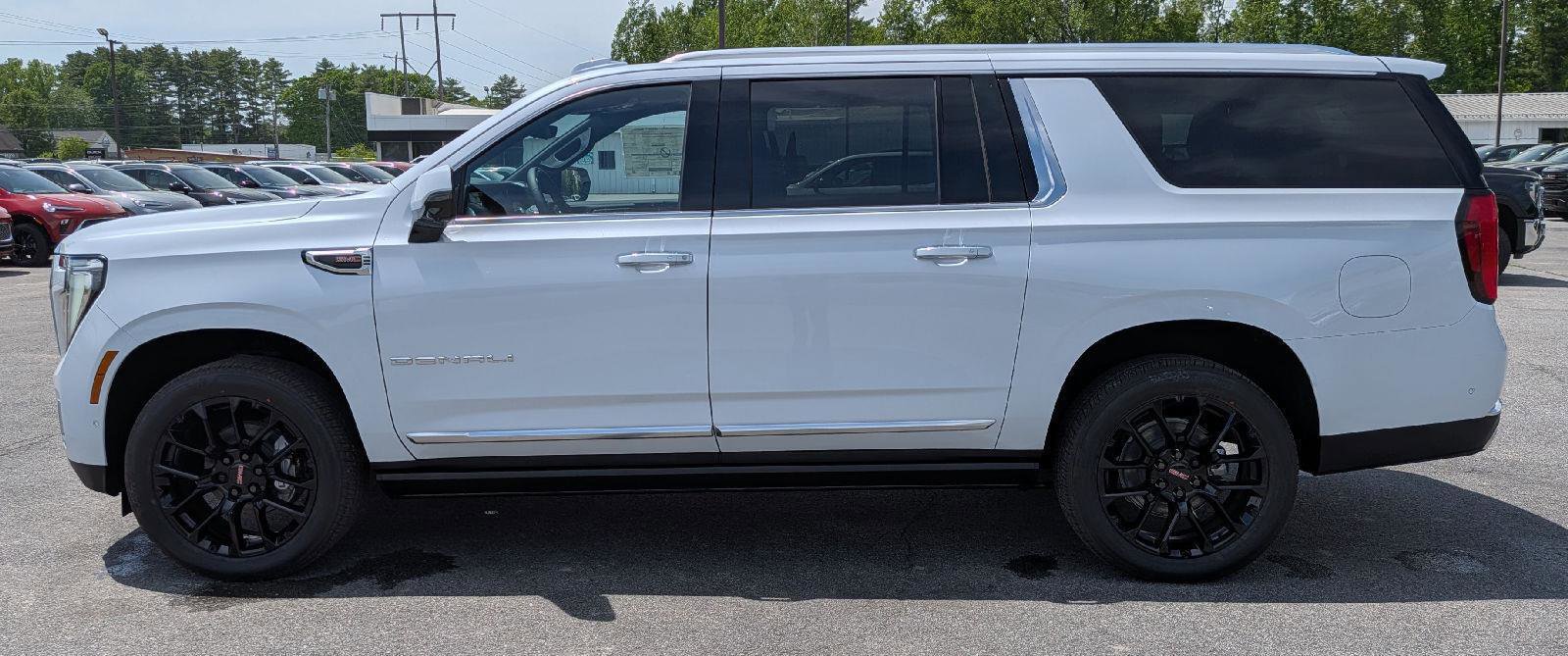 New 2026 GMC Yukon XL Denali w/ Denali Reserve Package AWD/4WD image 6