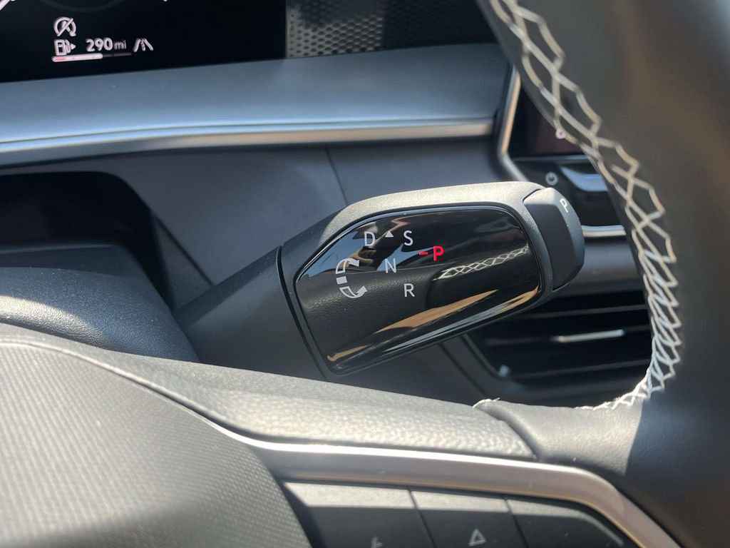 New 2026 Volkswagen Tiguan SE AWD/4WD image 17