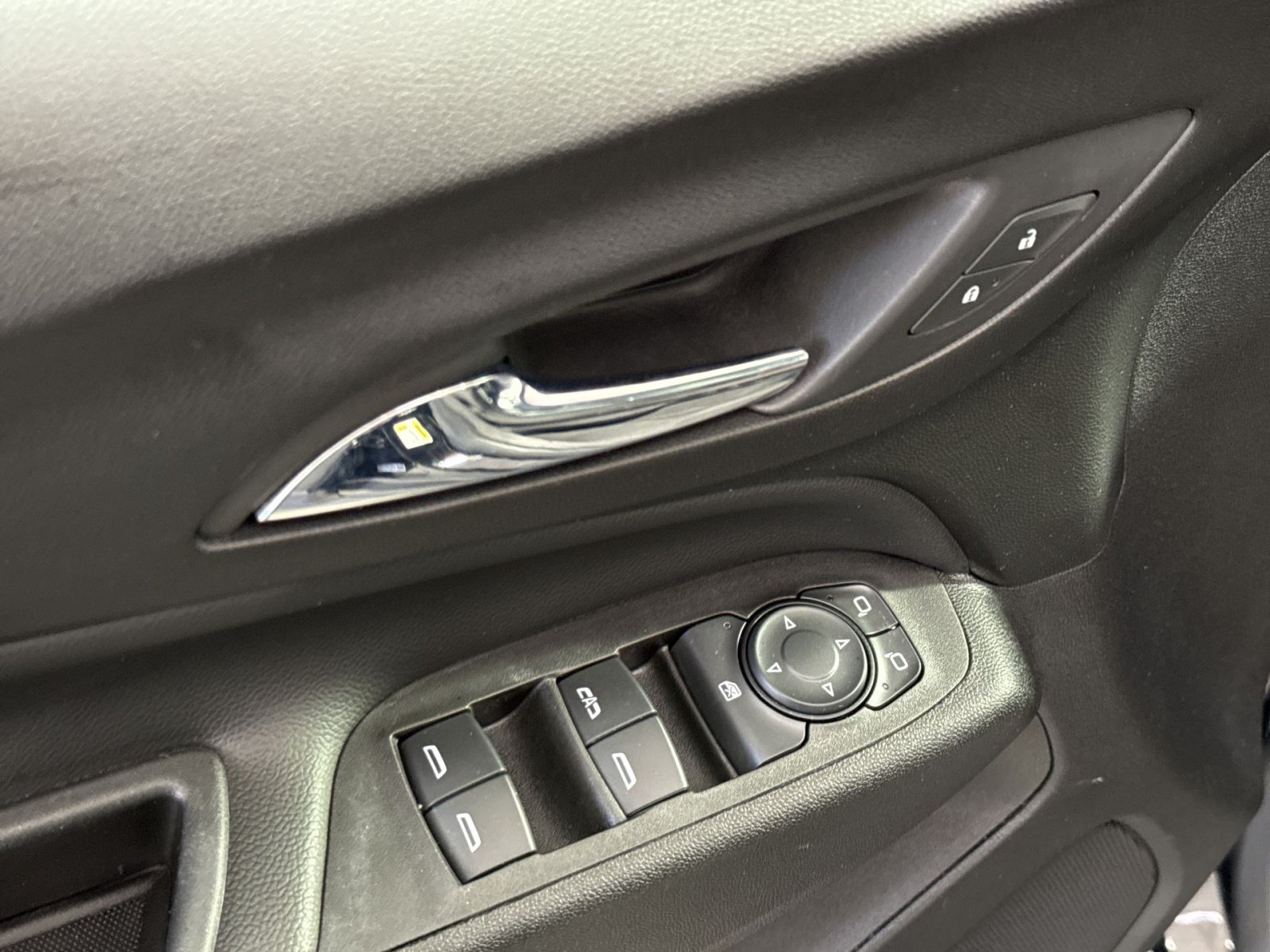 Used 2022 Chevrolet Equinox LT AWD/4WD image 16