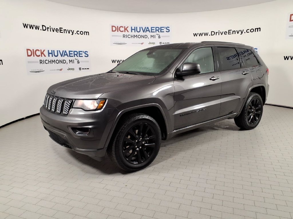 Used 2020 Jeep Grand Cherokee Altitude AWD/4WD image 1