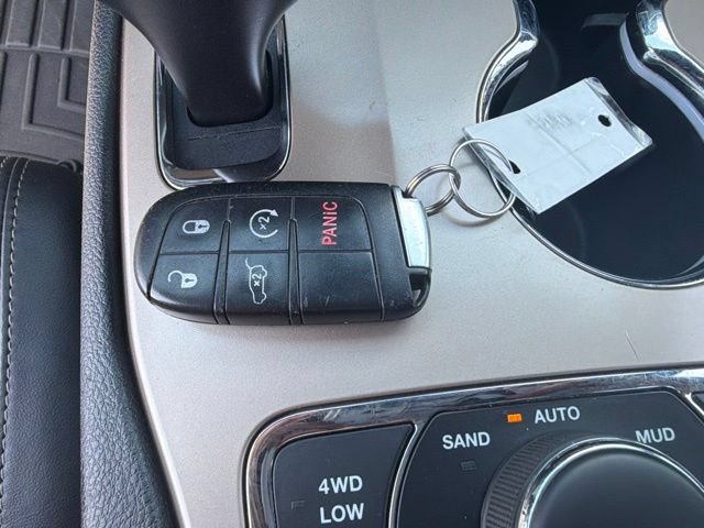 Used 2015 Jeep Grand Cherokee Limited AWD/4WD image 28