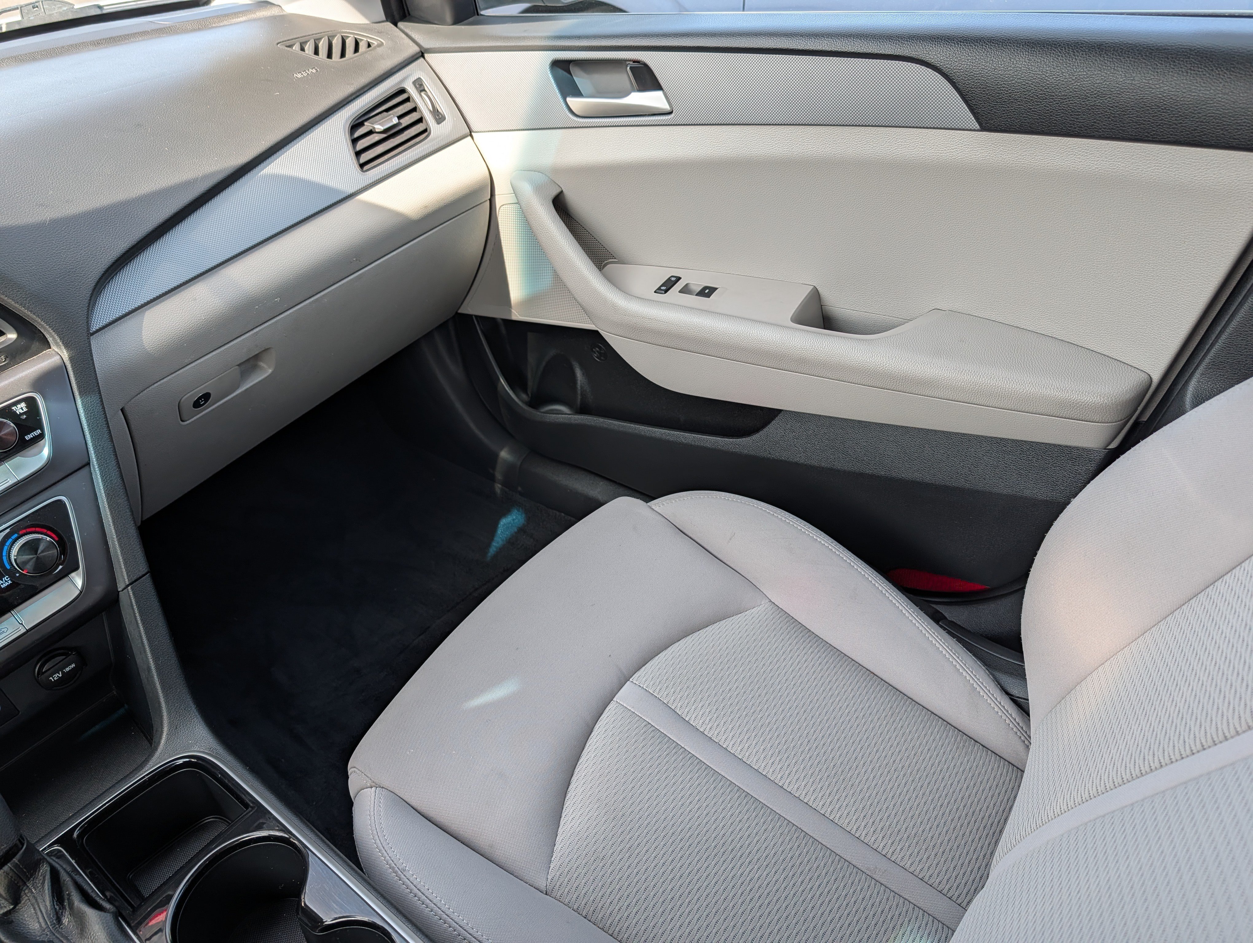 Used 2018 Hyundai Sonata SE FWD image 11