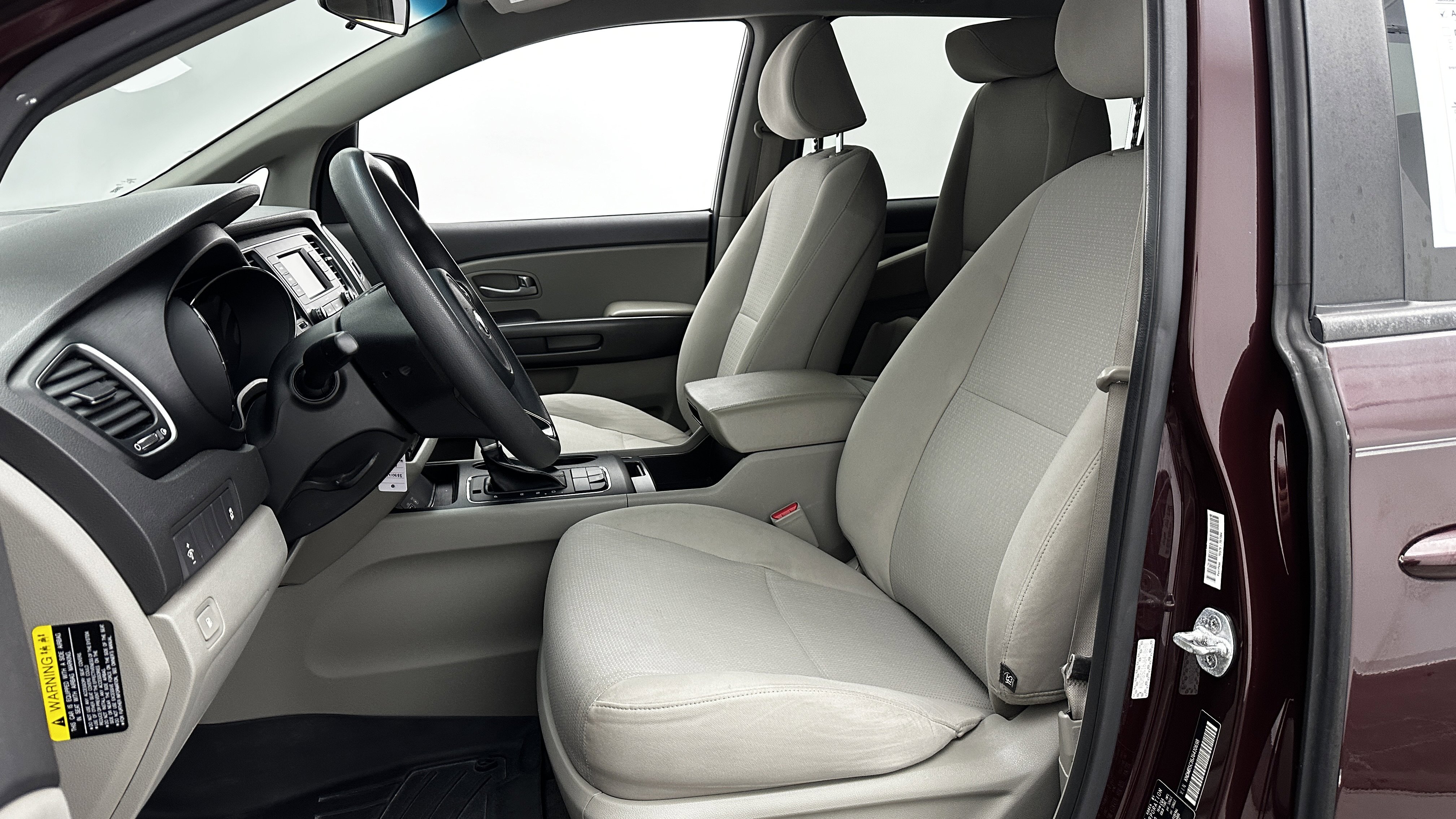 Used 2018 Kia Sedona LX image 13