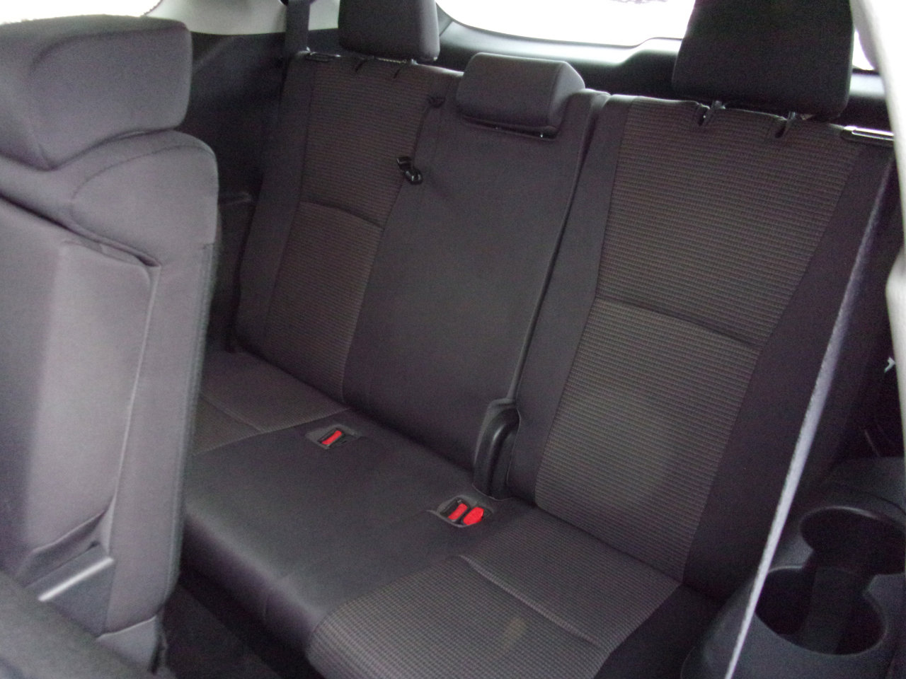 Used 2020 Toyota Highlander LE image 11