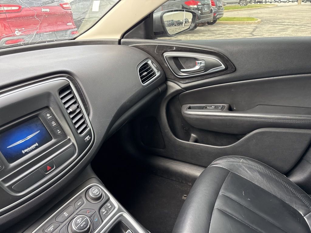 Used 2015 Chrysler 200 C FWD image 27