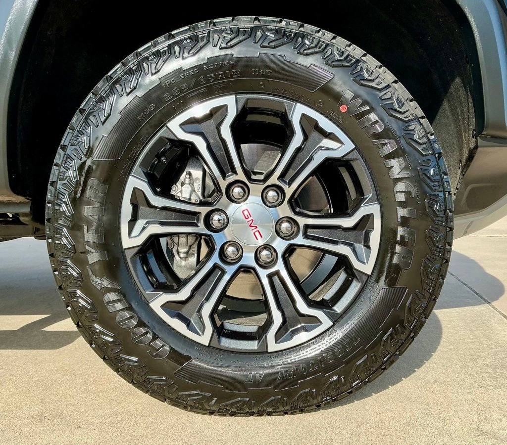 Used 2025 GMC Canyon AT4 AWD/4WD image 21