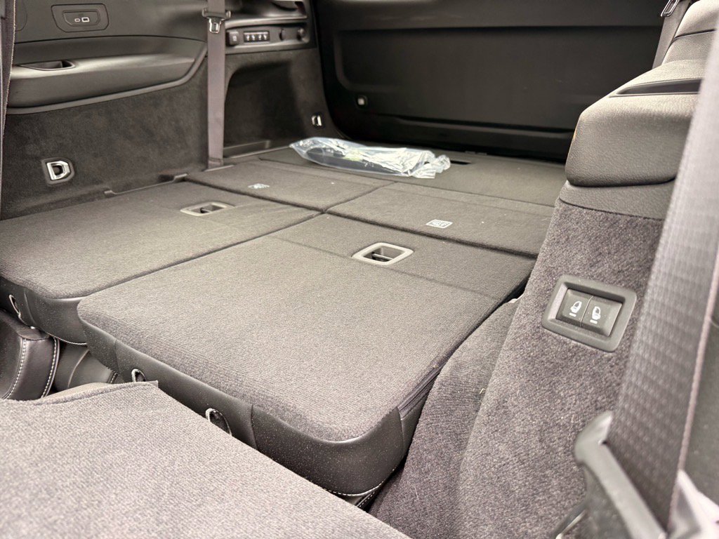 Used 2024 Jeep Grand Cherokee L Overland w/ Trailer Tow Package image 15