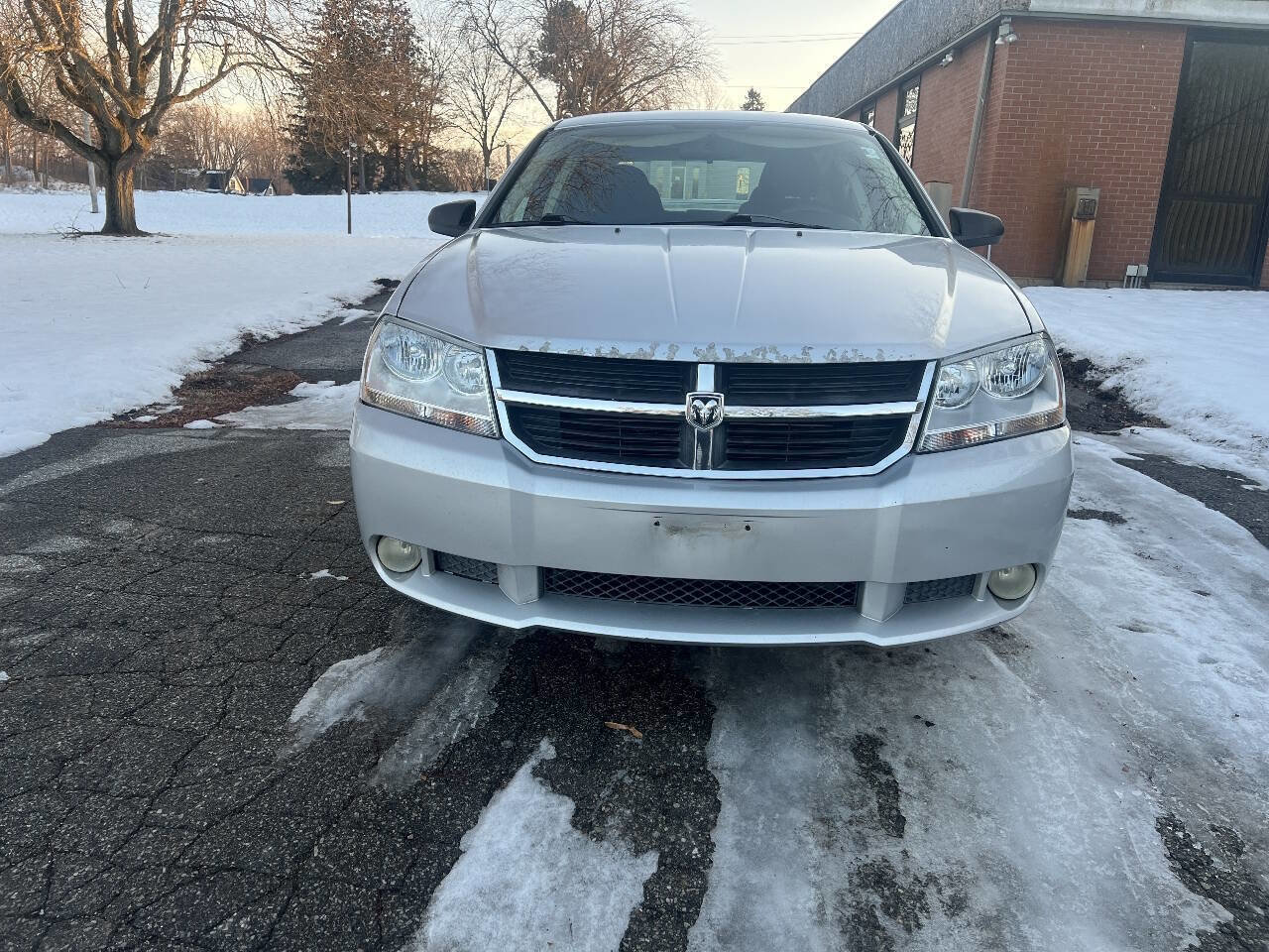 Used 2009 Dodge Avenger SXT image 2
