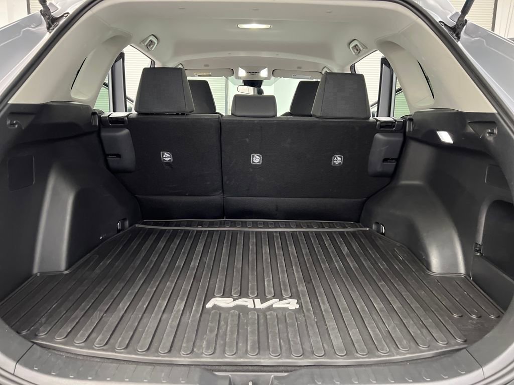 Used 2025 Toyota RAV4 LE image 28