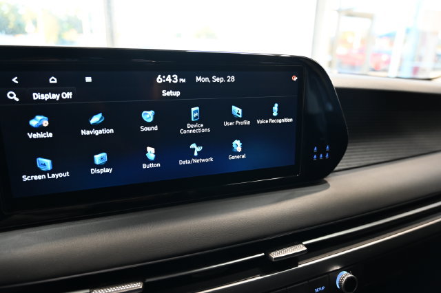 Used 2023 Hyundai Palisade Limited AWD/4WD image 17