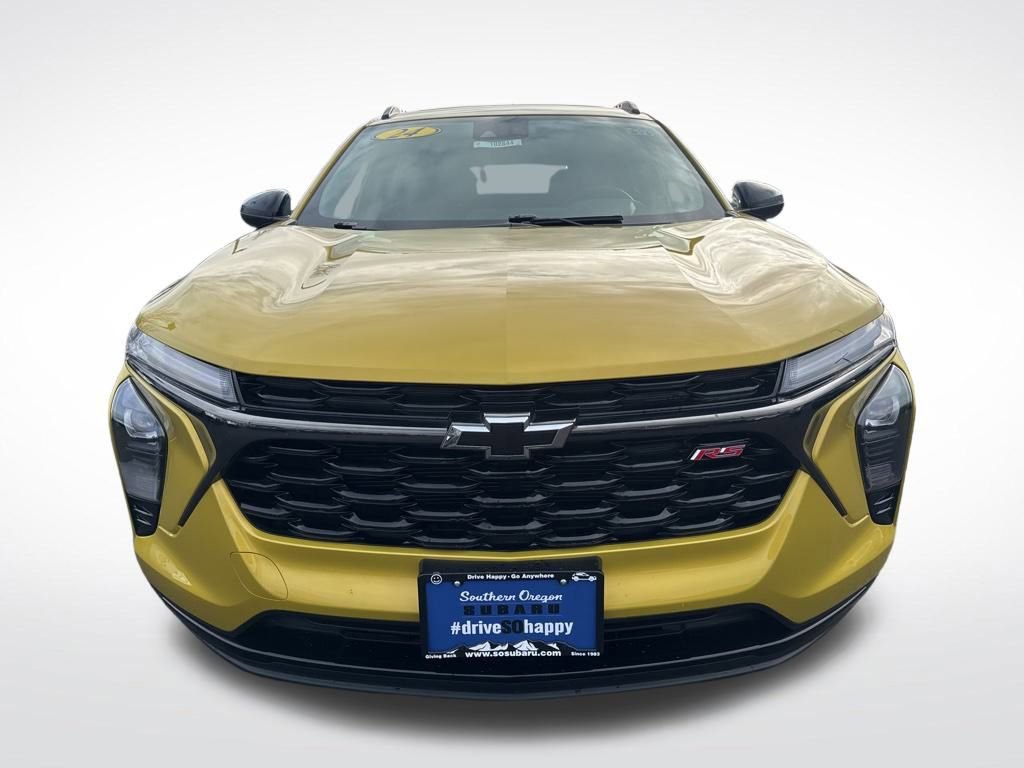 Used 2024 Chevrolet Trax RS w/ Sunroof Package image 2