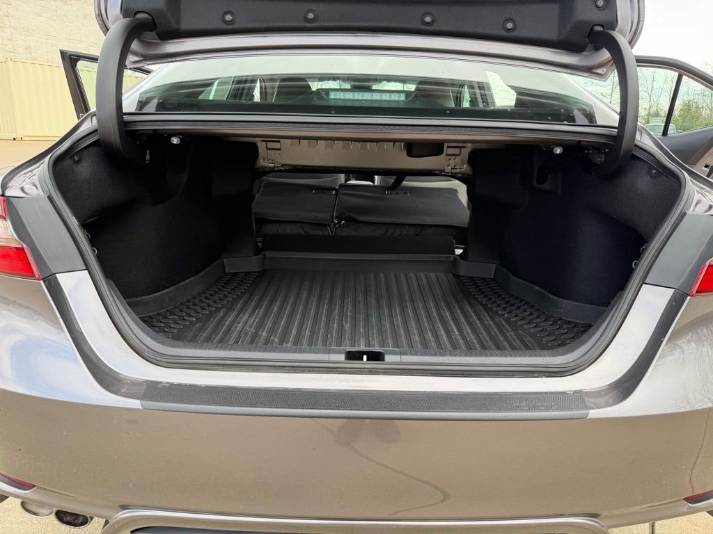 Used 2022 Toyota Camry SE image 29