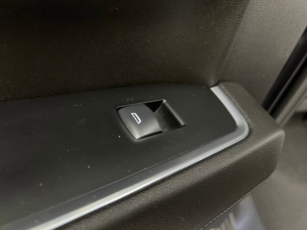 Used 2025 GMC Sierra 1500 SLT image 18