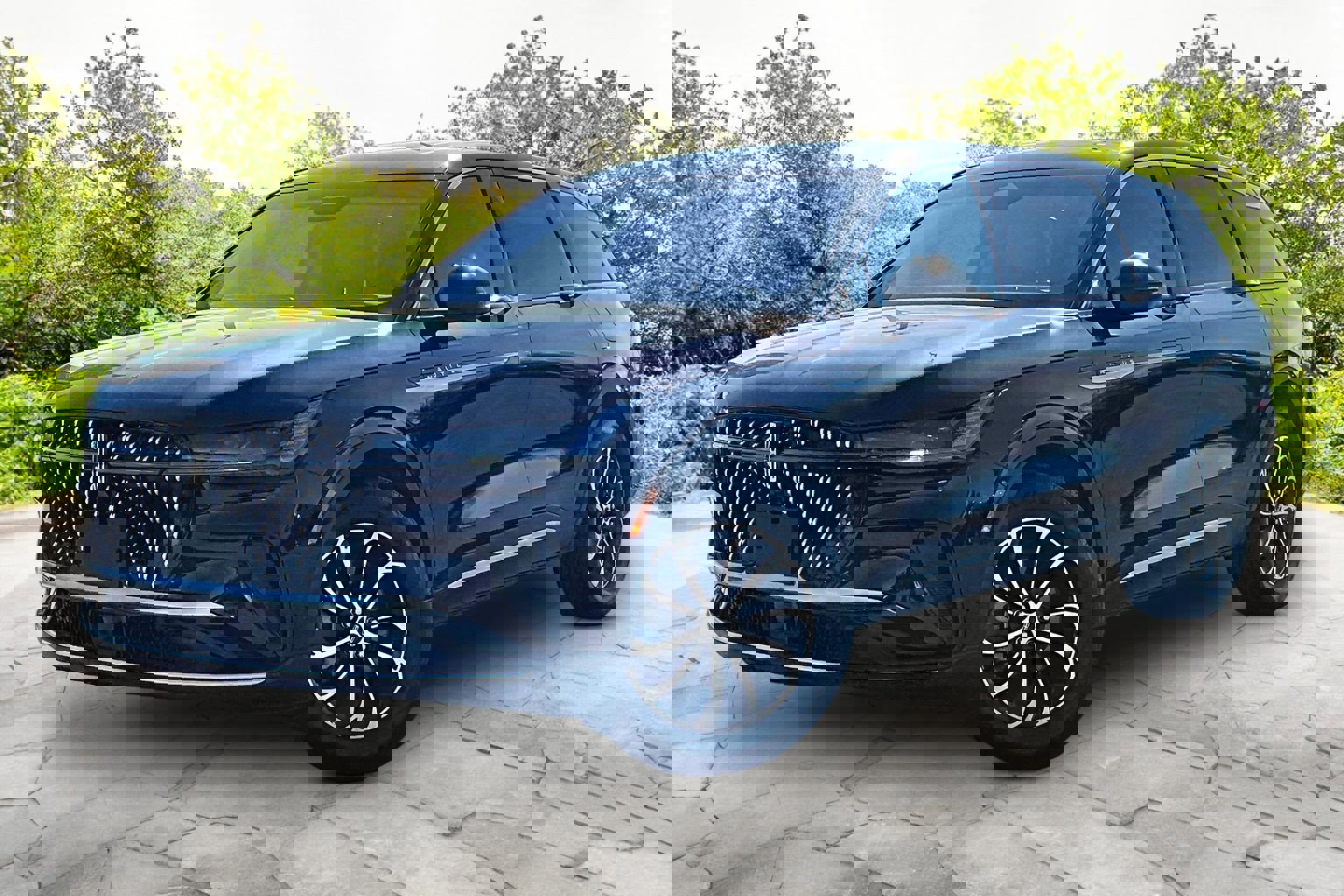 Used 2024 Lincoln Nautilus Premier w/ Equipment Group 102A image 12