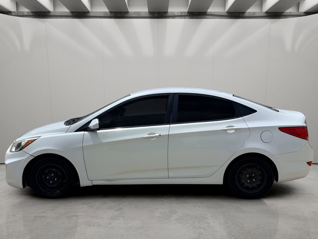Used 2017 Hyundai Accent SE FWD image 2