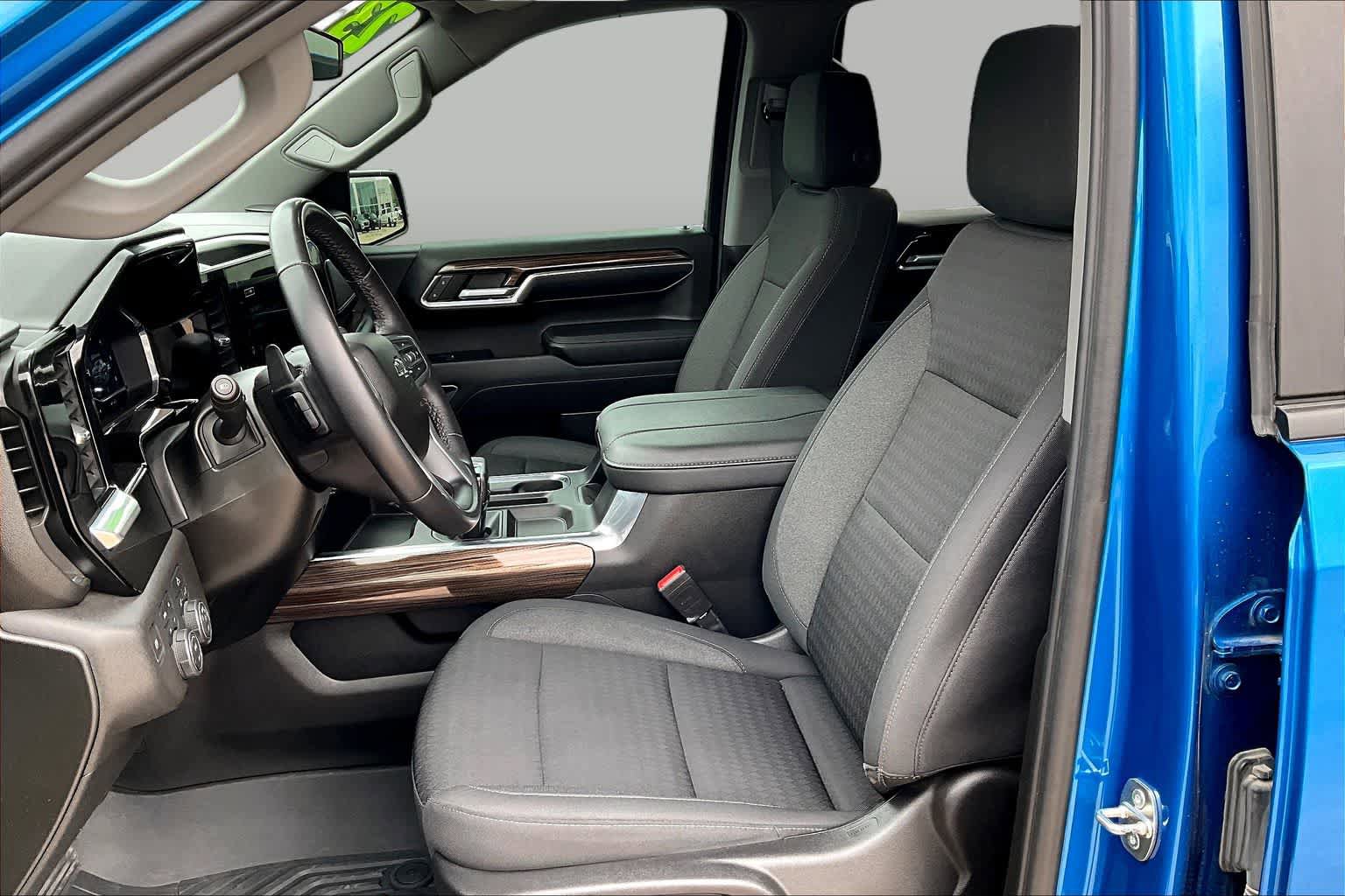 Used 2023 Chevrolet Silverado 1500 RST AWD/4WD image 8