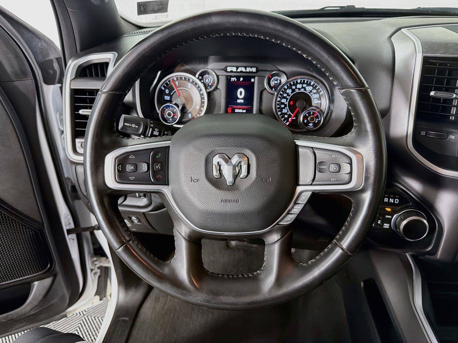 Used 2022 RAM 1500 Big Horn AWD/4WD image 3
