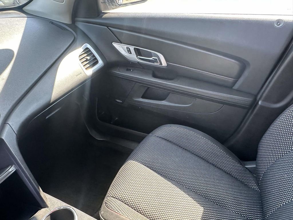Used 2017 GMC Terrain SLE w/ Driver Alert Package I FWD image 29