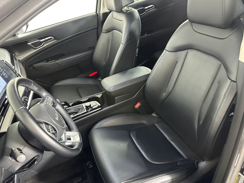 Used 2025 Kia Sportage EX w/ Premium Package image 23