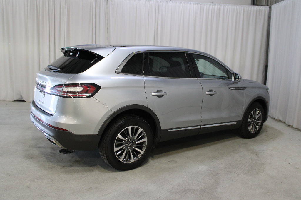 Used 2022 Lincoln Nautilus Reserve AWD/4WD image 34