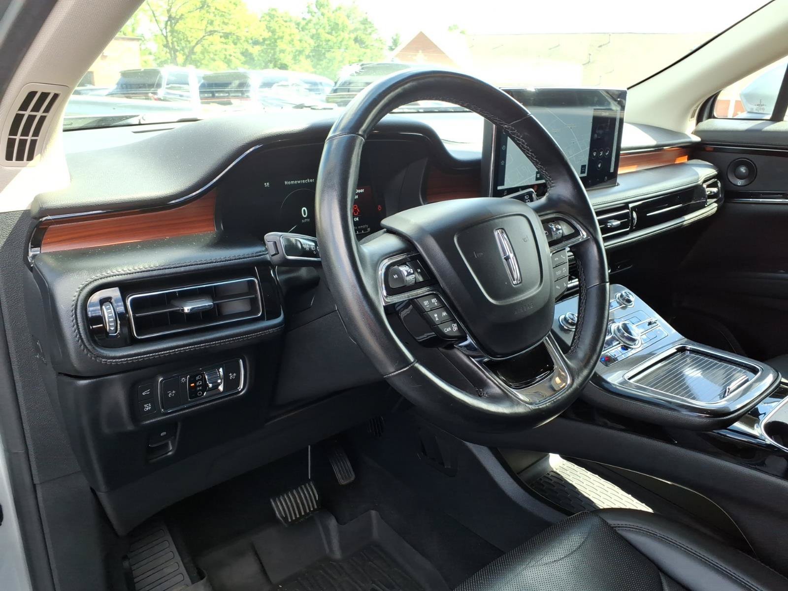 Used 2022 Lincoln Nautilus Reserve AWD/4WD image 14