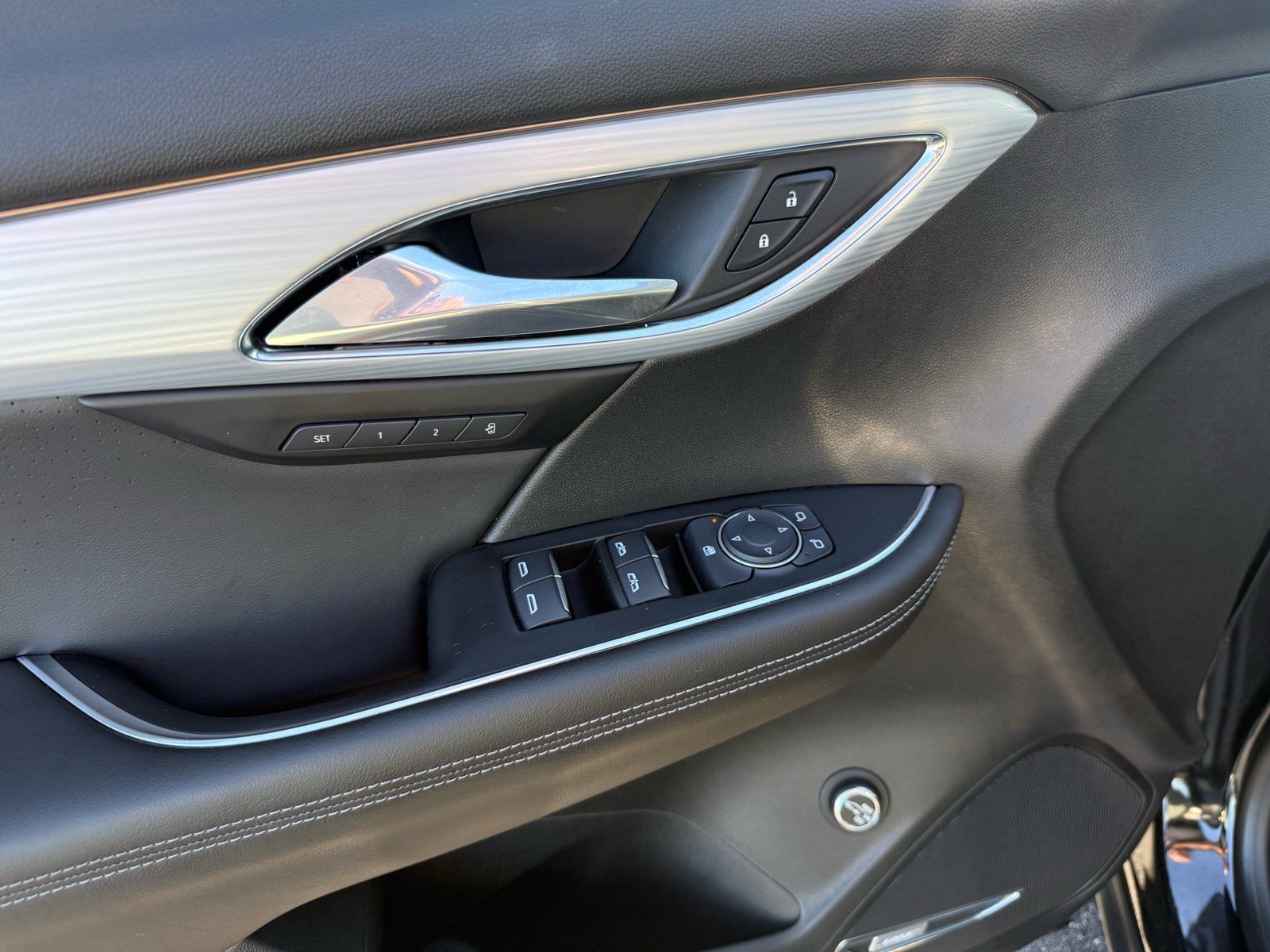 Used 2025 Buick Envision Avenir AWD/4WD image 20